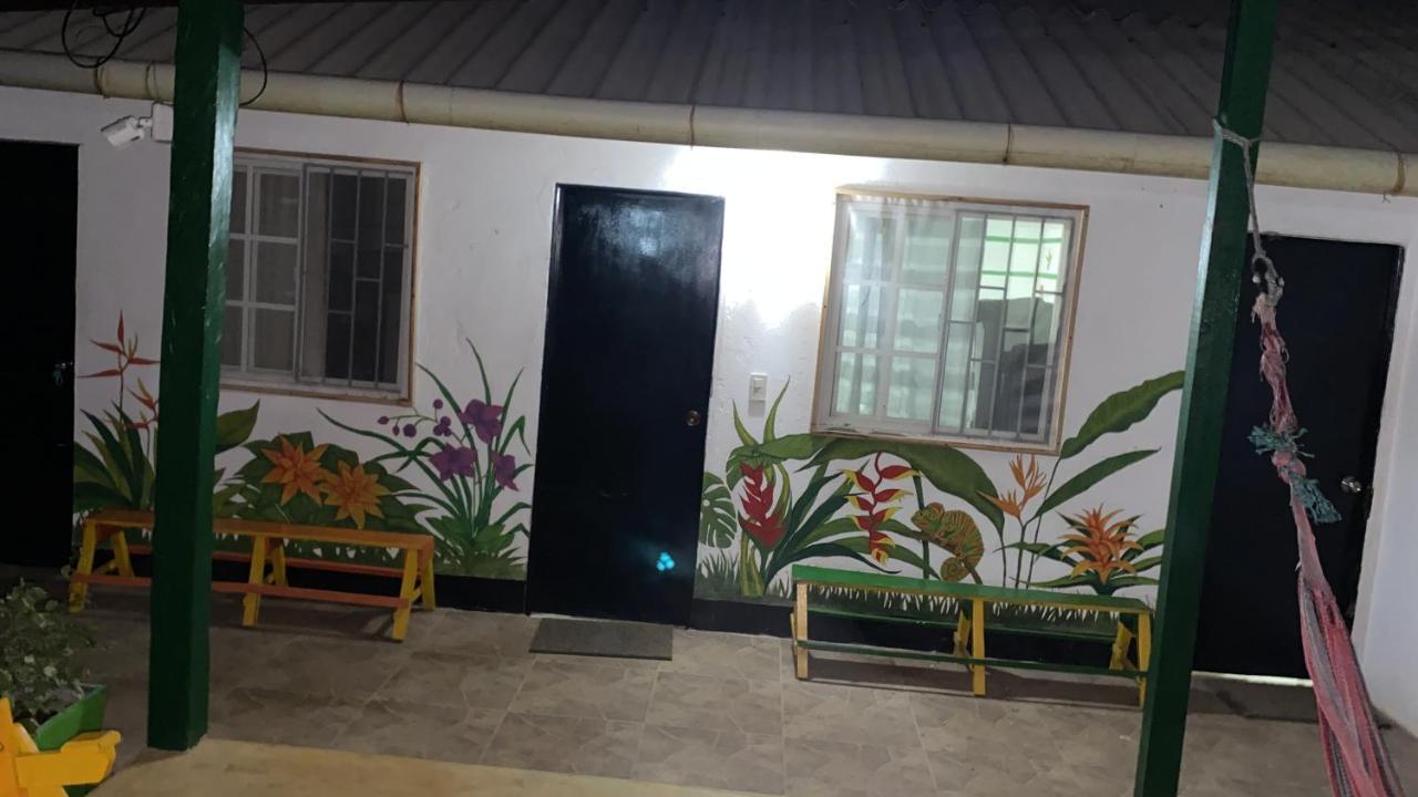 Palomino Hostel Екстер'єр фото