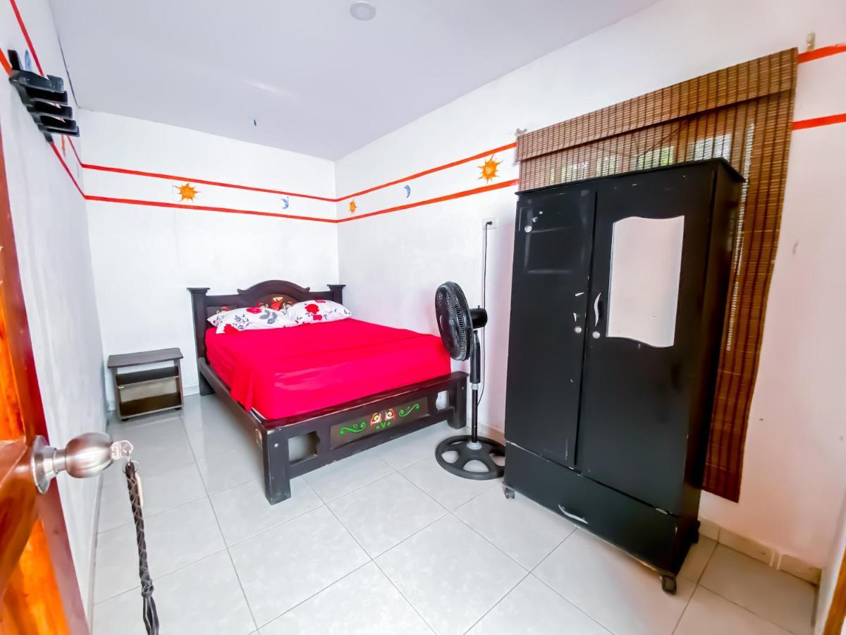 Palomino Hostel Екстер'єр фото